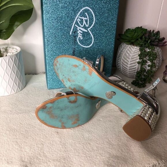 Betsey Johnson Womens Solid Ankle Strap Open Toe Block Heel Sandal Silver - Picture 5 of 5